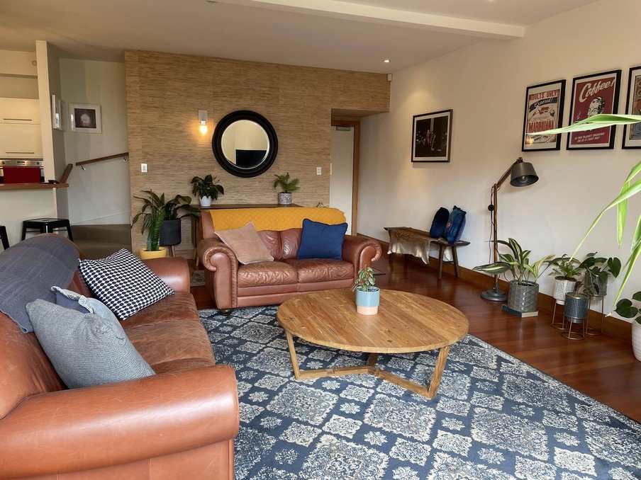 Luxury apartment in Wellington CBD, private, spacious living
