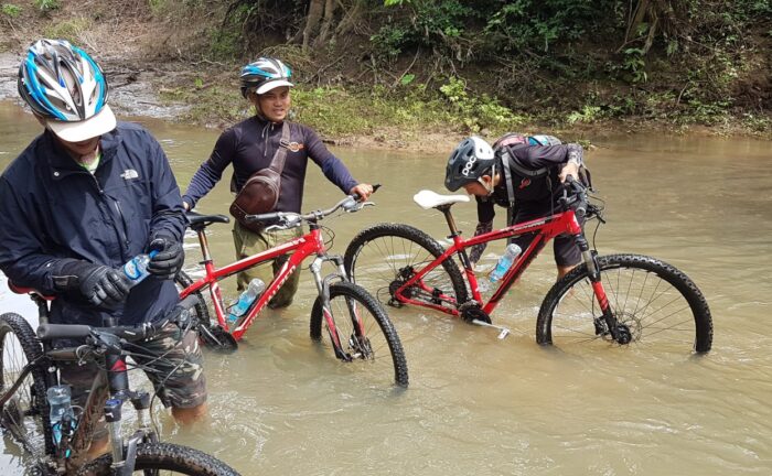 laos- laos Luang Prabang cycling tour David Allan