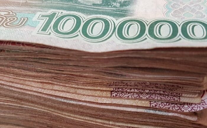 Laos 100000 kip note.